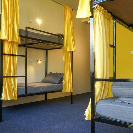 Firefly Hostel Manāli Buitenkant foto