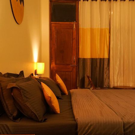 Firefly Hostel Manāli Buitenkant foto