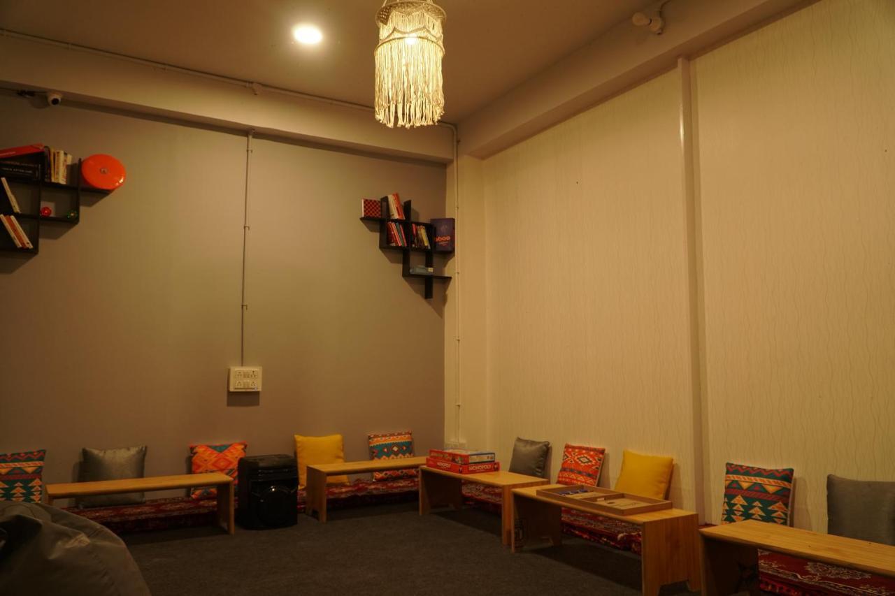 Firefly Hostel Manāli Buitenkant foto