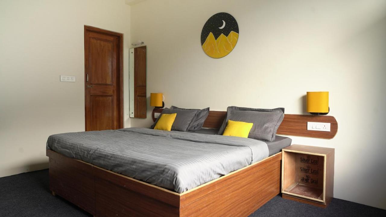 Firefly Hostel Manāli Buitenkant foto