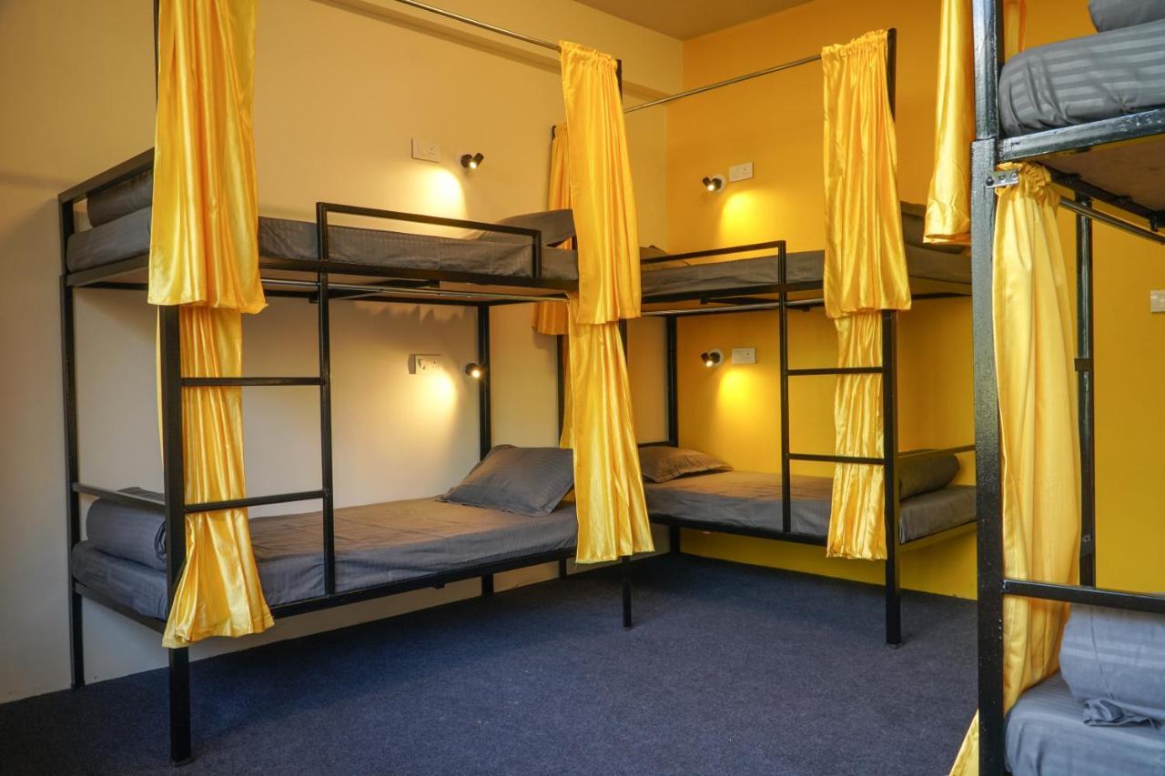 Firefly Hostel Manāli Buitenkant foto